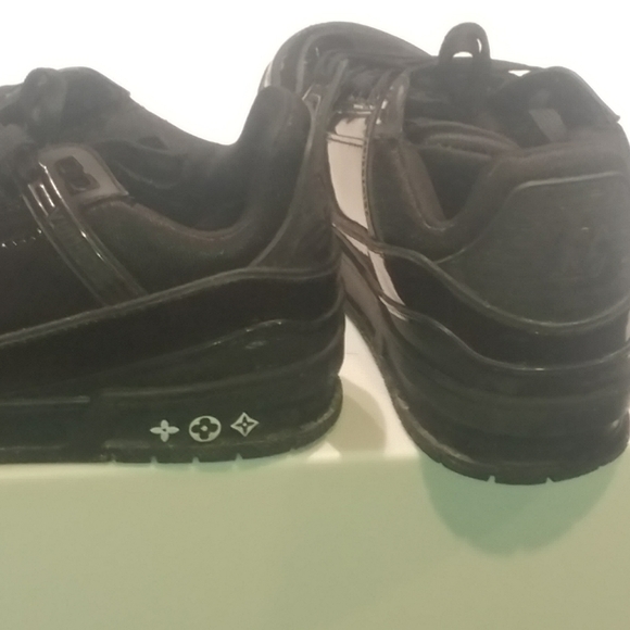 Louis Vuitton LV Trainer;  Patent Leather; Triple Black; 1AA45R; Size 9 - Picture 4 of 6